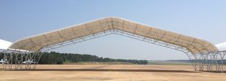 中国 大きいスパンが付いているプレハブの鋼鉄配管トラス航空機の格納庫の建物 サプライヤー