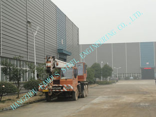 中国 多切り妻のスパン ライト産業鋼鉄建物プレハブ ASTM の標準 88 x 92 サプライヤー
