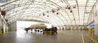 中国 平らな駐車のためのプレハブの鋼管のトラス飛行機の格納庫の建物の供給の大きい部屋 工場